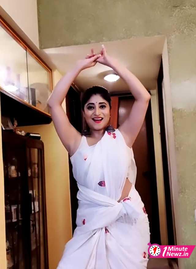 Sandipta sen's dancing video amazed netizens সন্দীপ্তা সেনের নাচের ভিডিও দেখে প্রশংসায় নেটপাড়া 