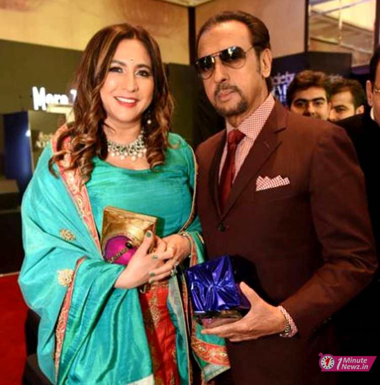 10 popular bollywood vilains wifes photo viral (gulshan grover and his wife)