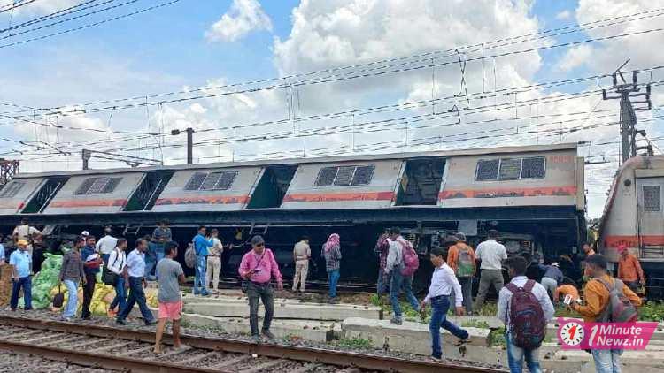 bardhaman local derailed was at the enter of the station