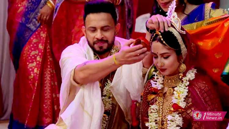 gaatchora serial dyuti and rahul tied up knot