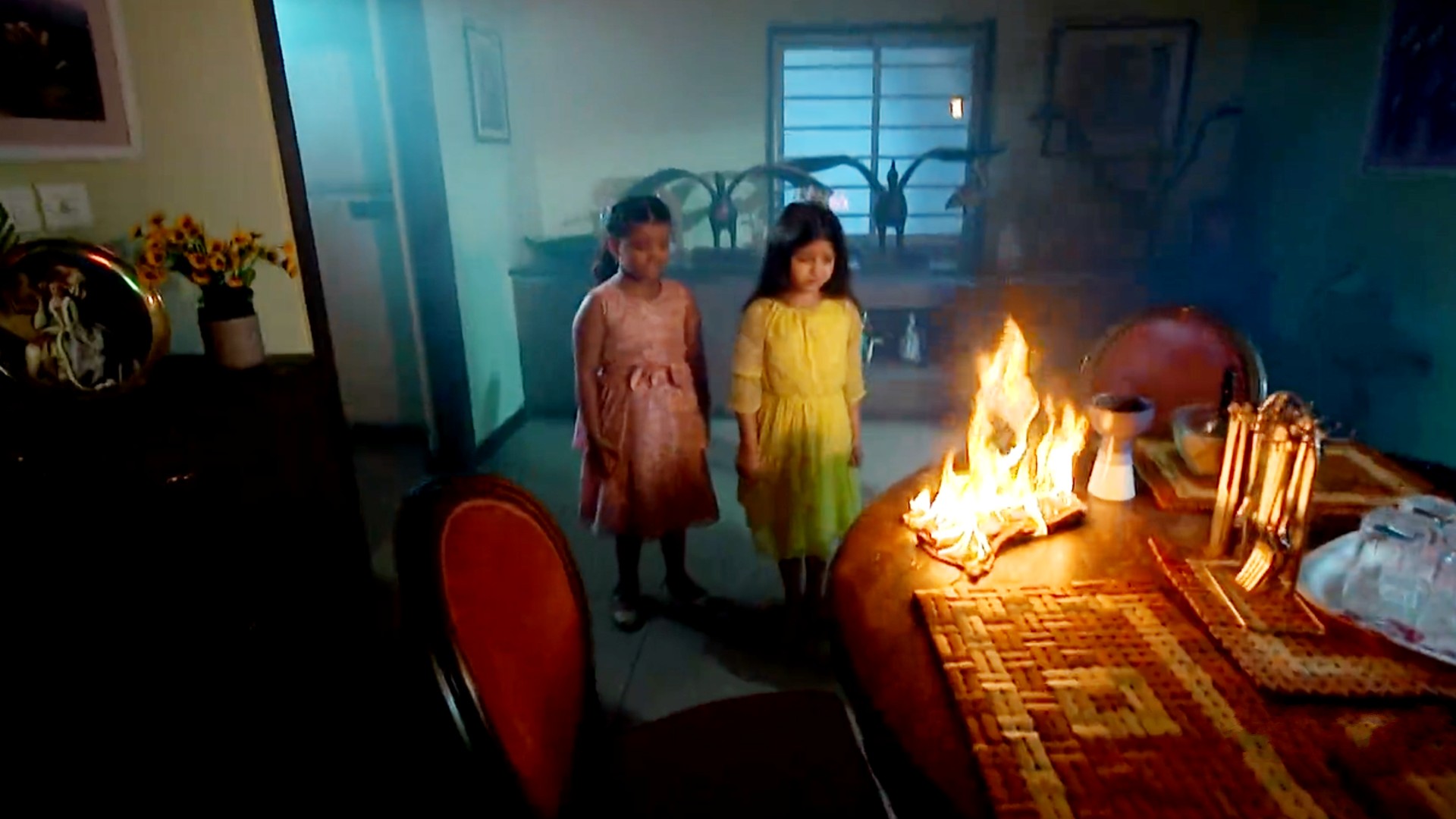 anurager chowa serial sona and rupa trap in fire